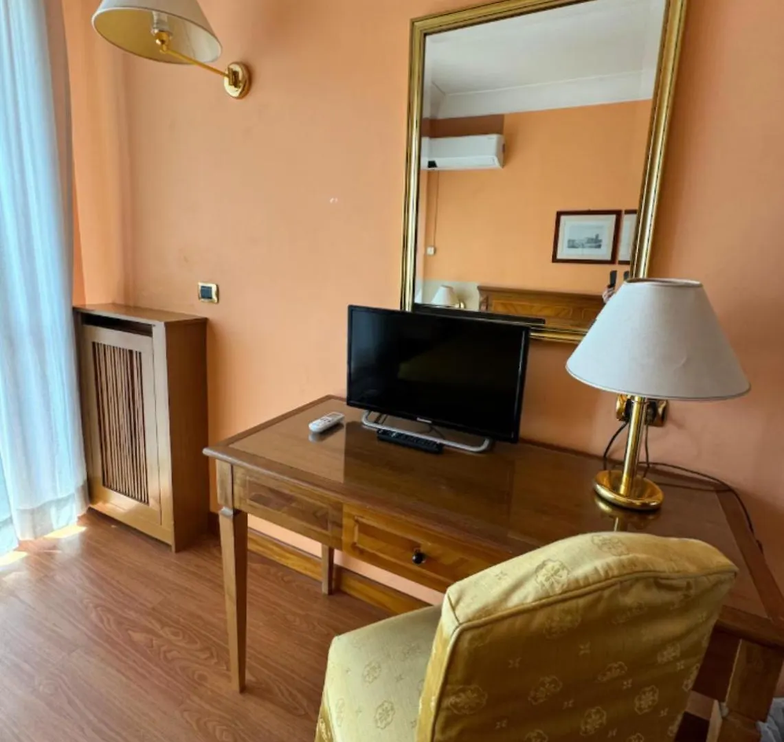 Vila Tatyhouse Řím 0*,